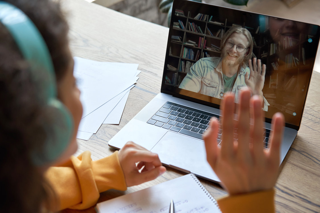 Arbodienstverlener en re-integratiebedrijf HCS in gesprek over verzuim