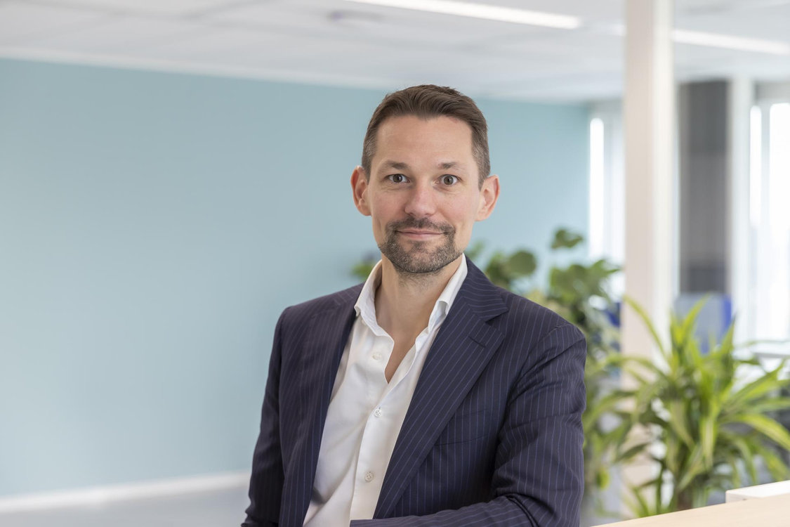 Portret van James van der Spek, directeur Arbodienstverlening & IT van arbodienstverlener en re-integratiespecialist HCS 